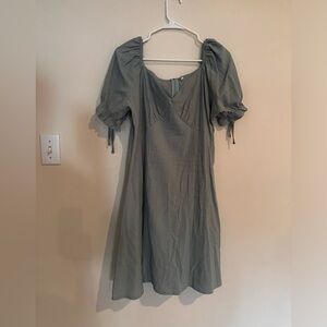 3/$30 ✨ Puff Sleeve Mini Dress